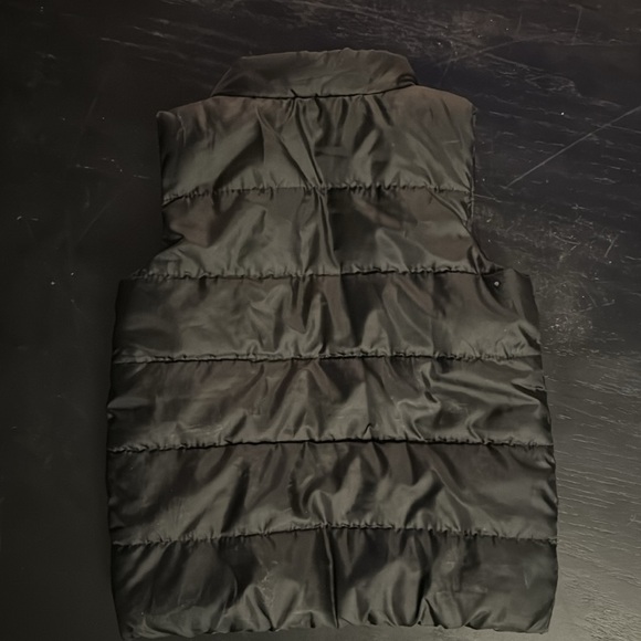 Puma vest size 4 - Picture 2 of 4